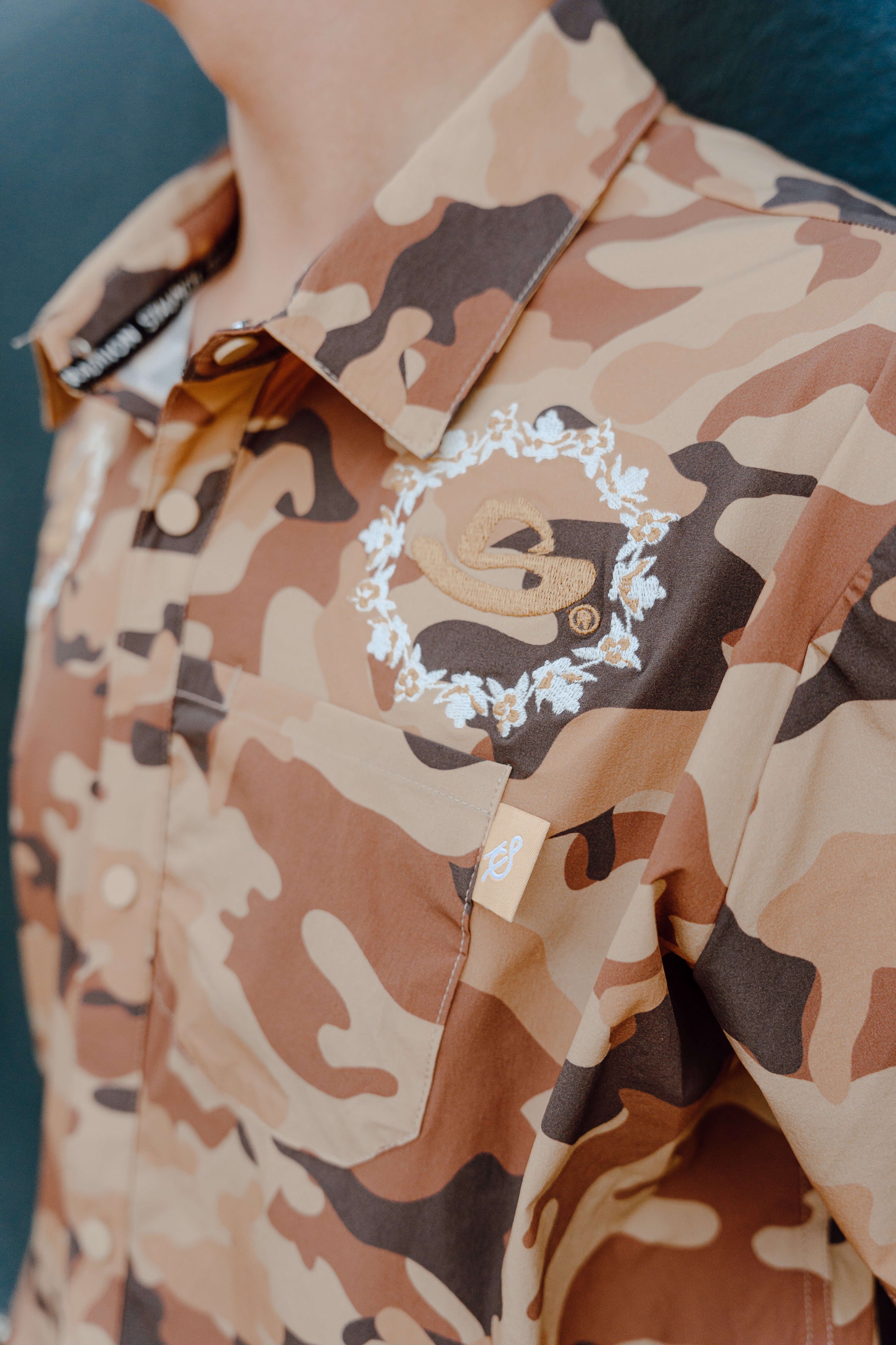 THE EXPEDITION BUTTON DOWN STAUNCH