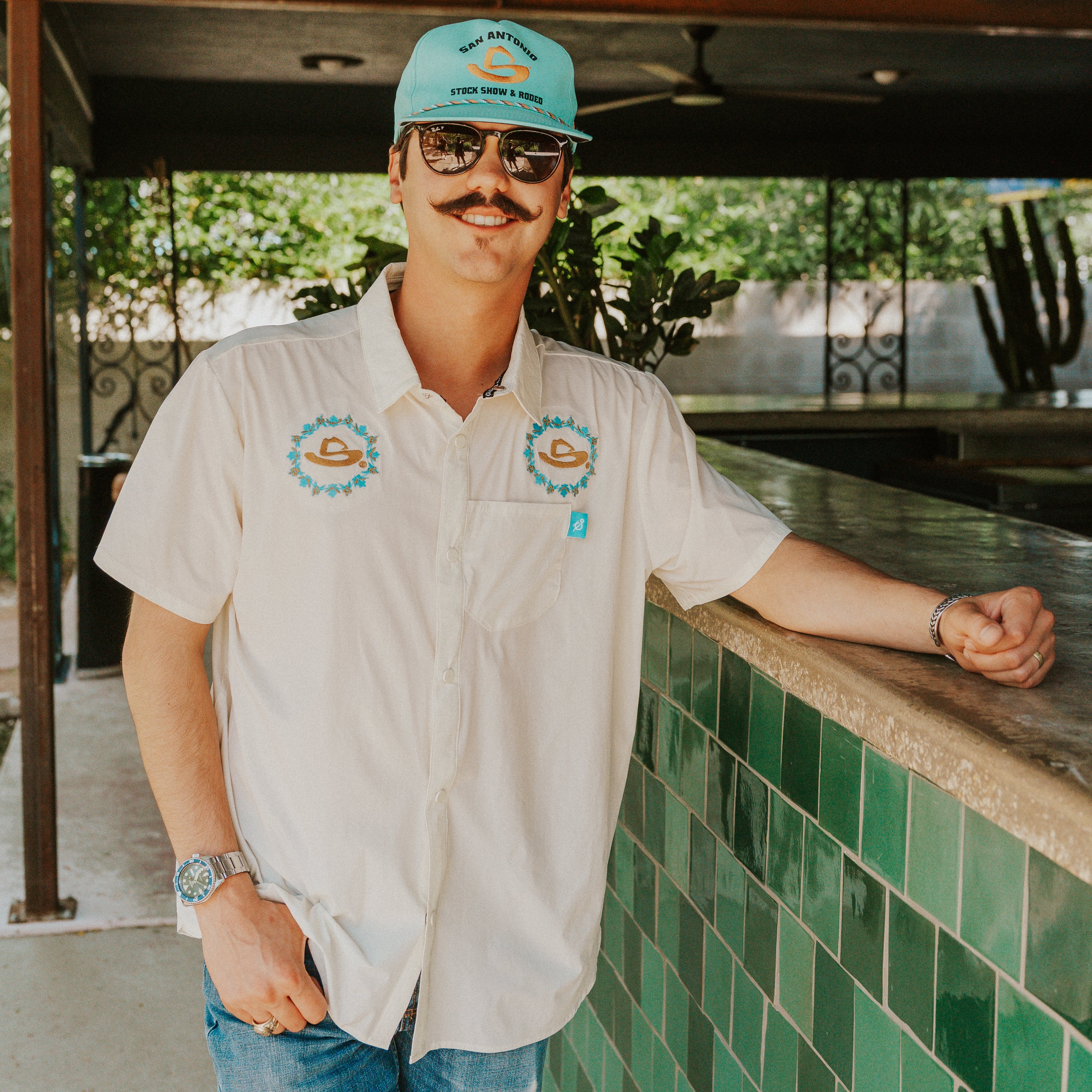 THE EXPEDITION BUTTON DOWN STAUNCH